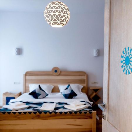 Conacul Olarilor Bed & Breakfast Baia de Fier Luaran gambar