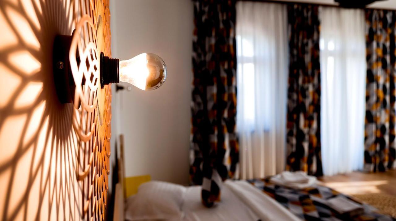 Conacul Olarilor Bed & Breakfast Baia de Fier Luaran gambar