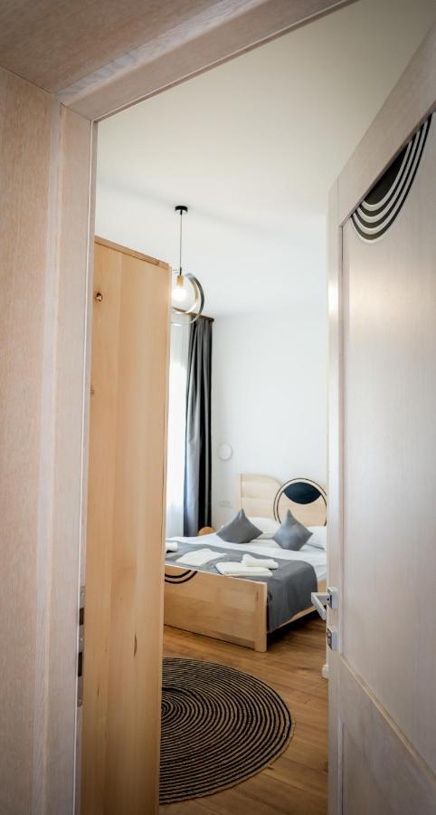 Conacul Olarilor Bed & Breakfast Baia de Fier Luaran gambar