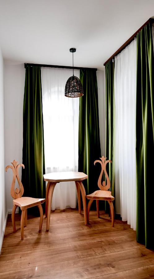 Conacul Olarilor Bed & Breakfast Baia de Fier Luaran gambar