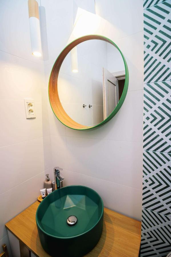 Conacul Olarilor Bed & Breakfast Baia de Fier Luaran gambar